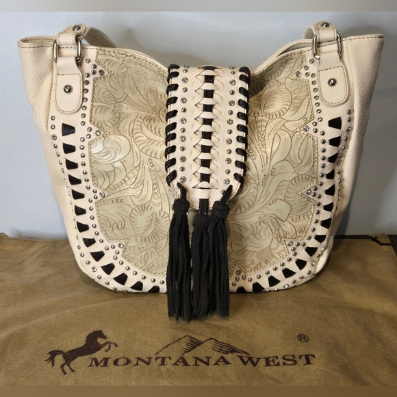 Montana West Handbags - Montana West Shoulder Bag